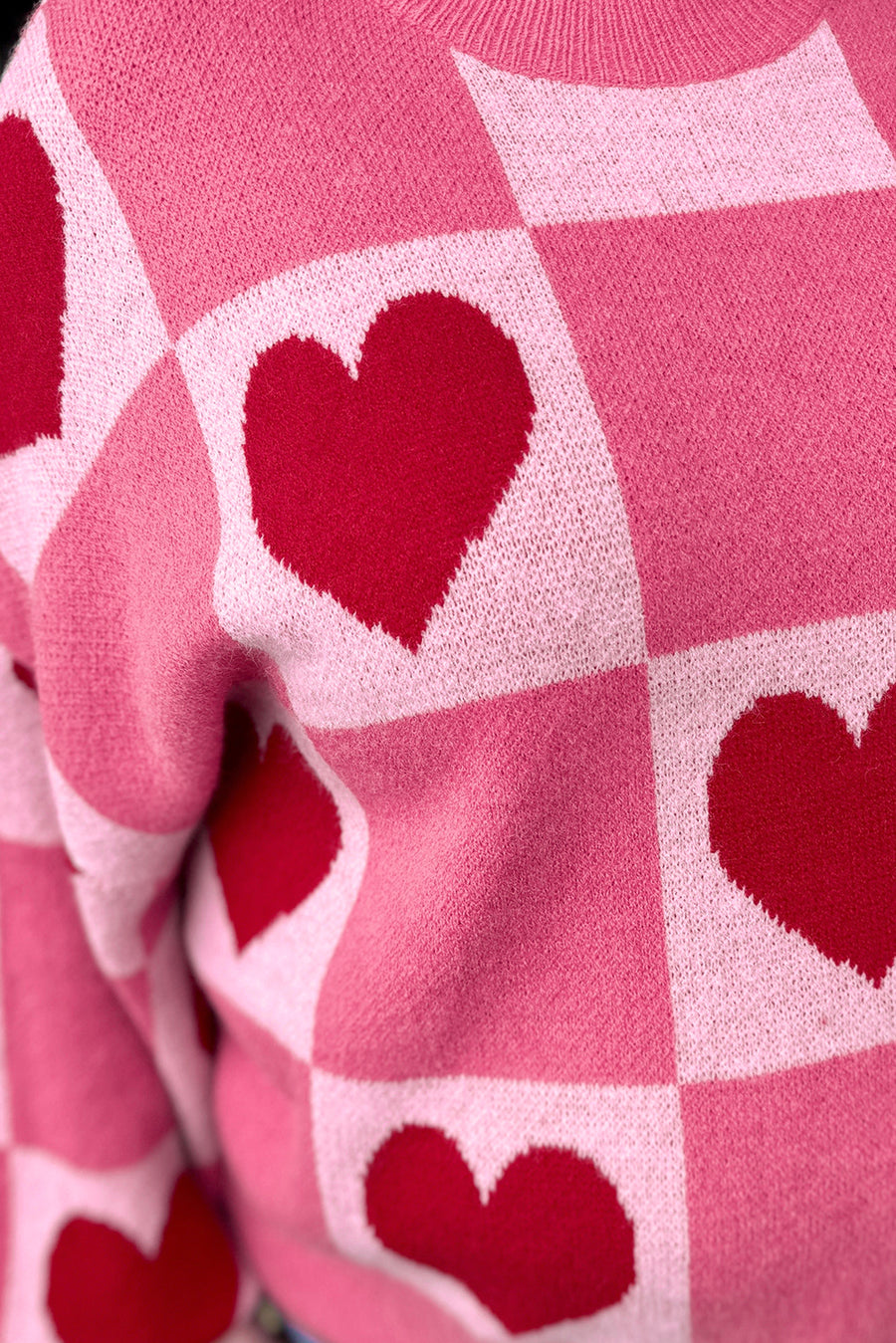 Pink Heart & Checkered Pattern Drop Shoulder Crew Neck Knit Sweater
