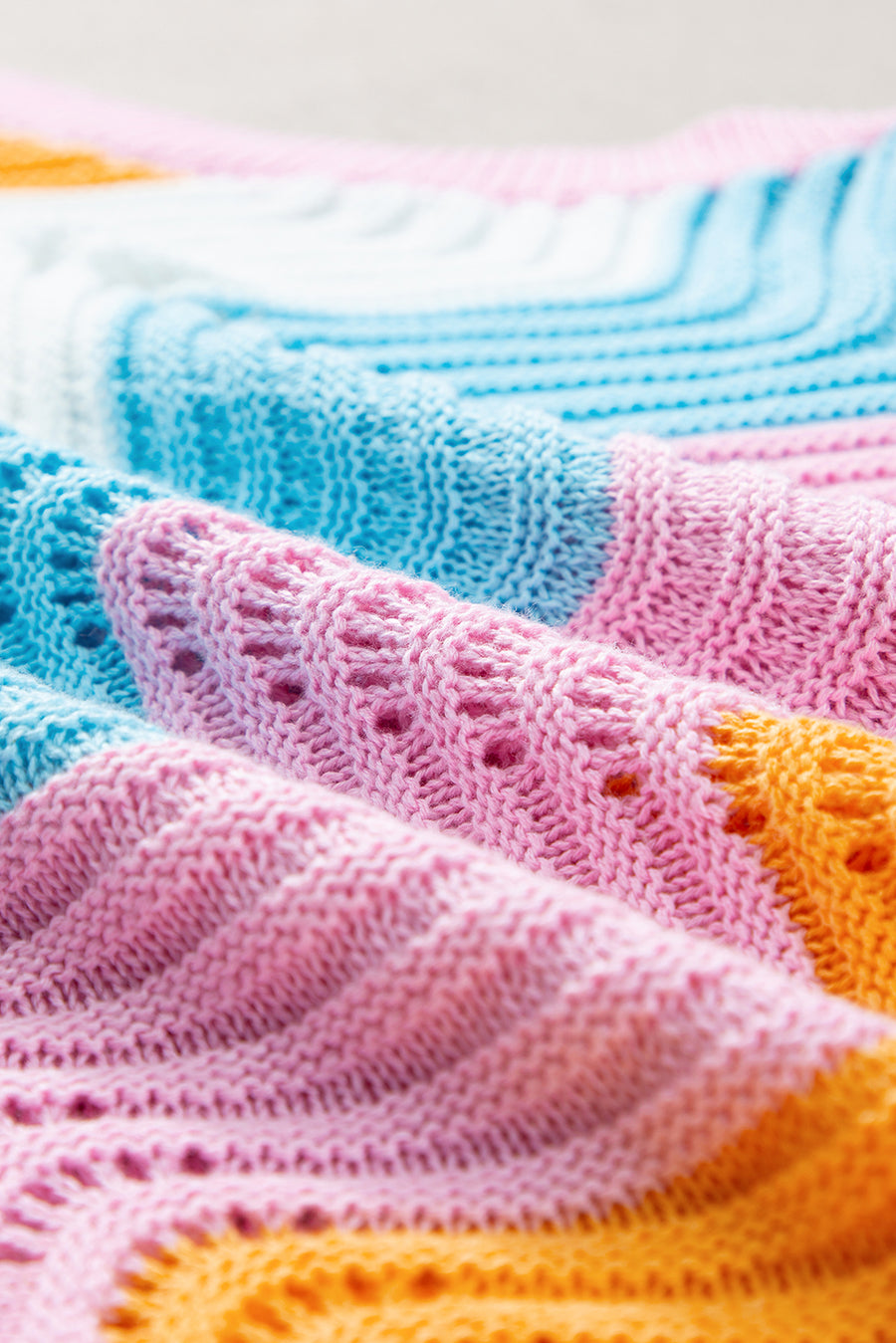 Wavy Color Block Crew Neck Knit Sleeveless Sweater