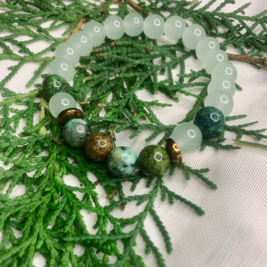 Green and White Agate Bead Bracelet with Copper Spacers