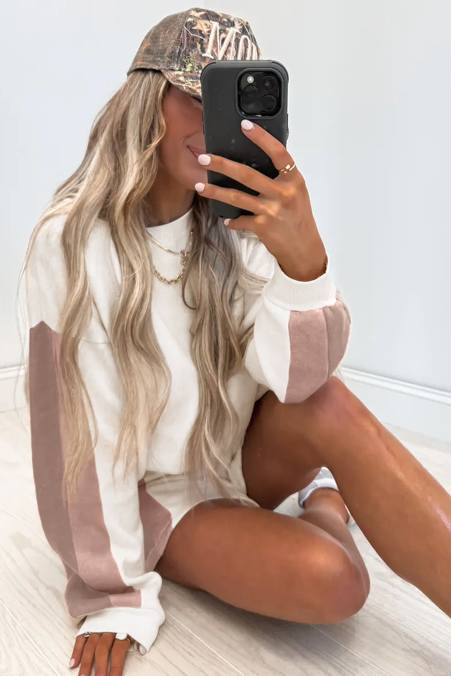 White Color Block Drop Shoulder Pullover Sweatshirt & Shorts Outfit